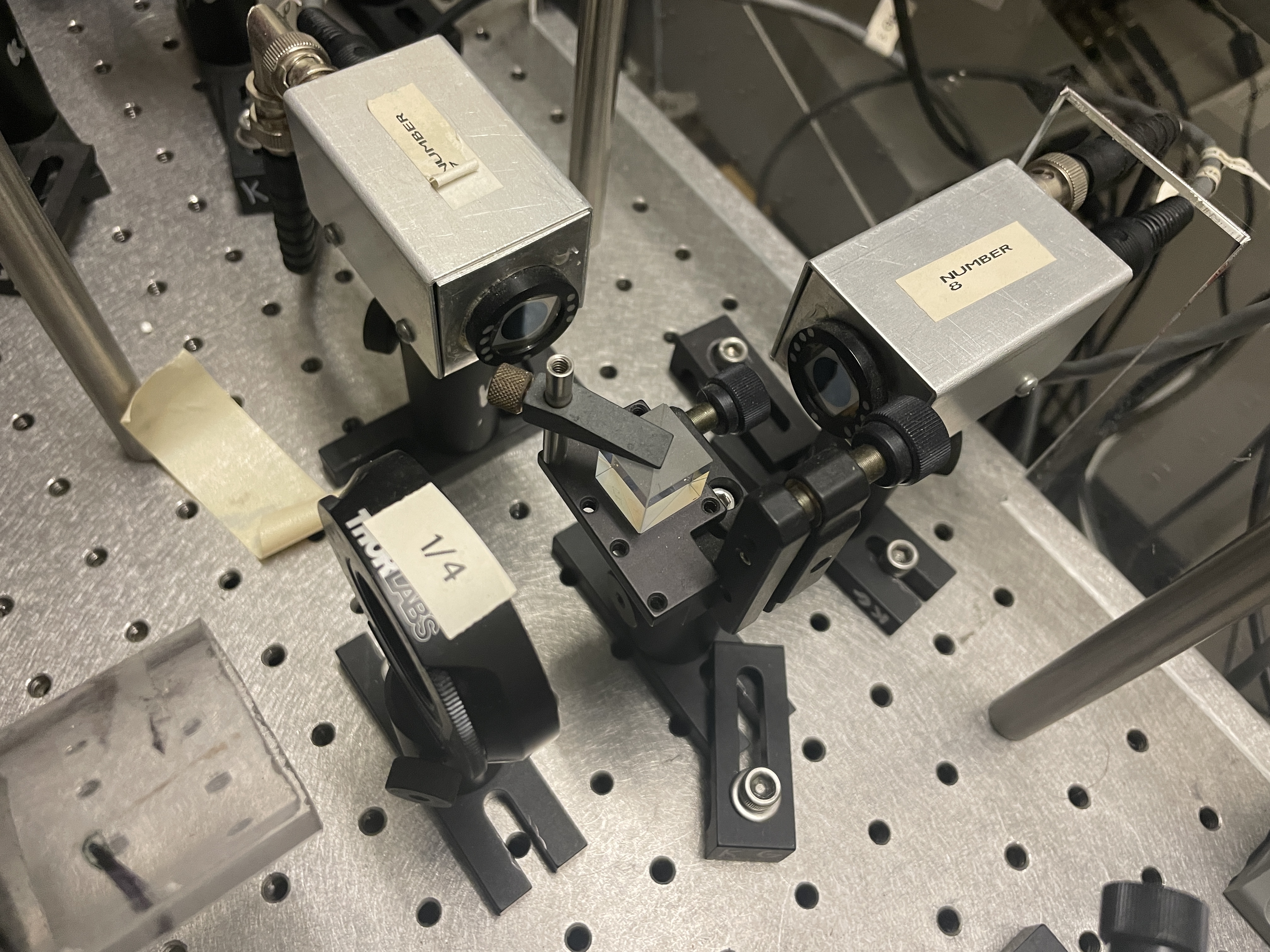 Beamsplitter and photodiodes.